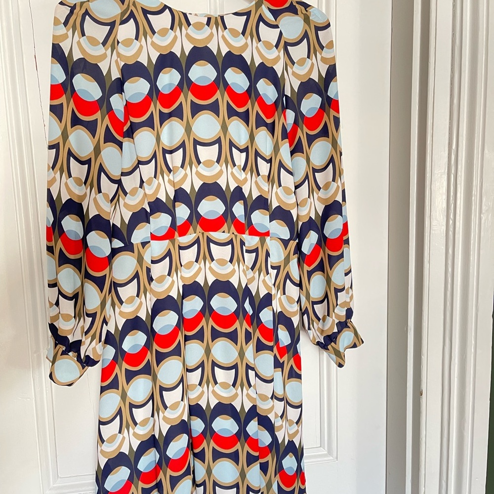 *Sold*. H&M polyester knee length dress size 6